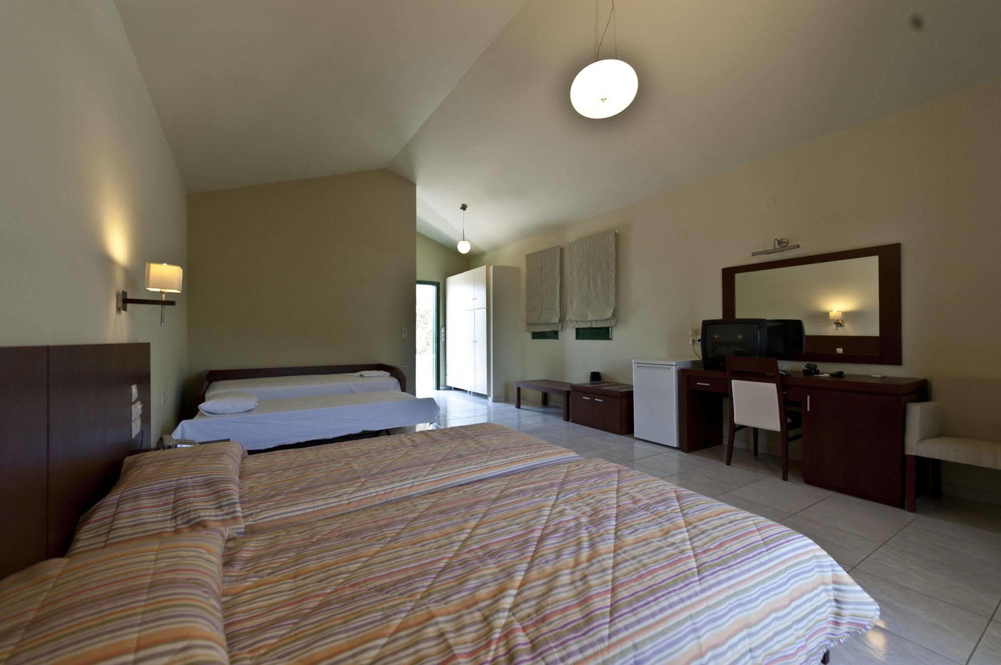 Skiathos Club Hotel & Suites Vasilias  Zewnętrze zdjęcie
